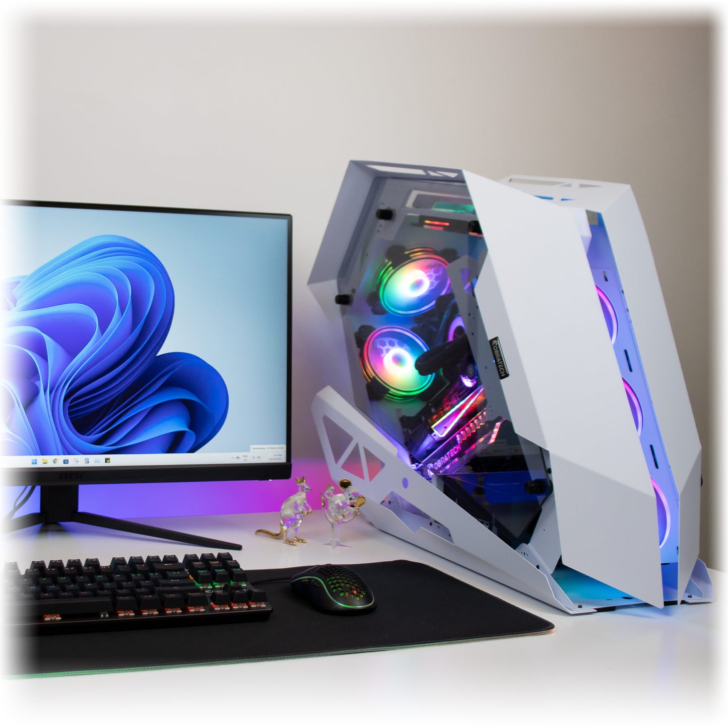 white gaming pc build setup